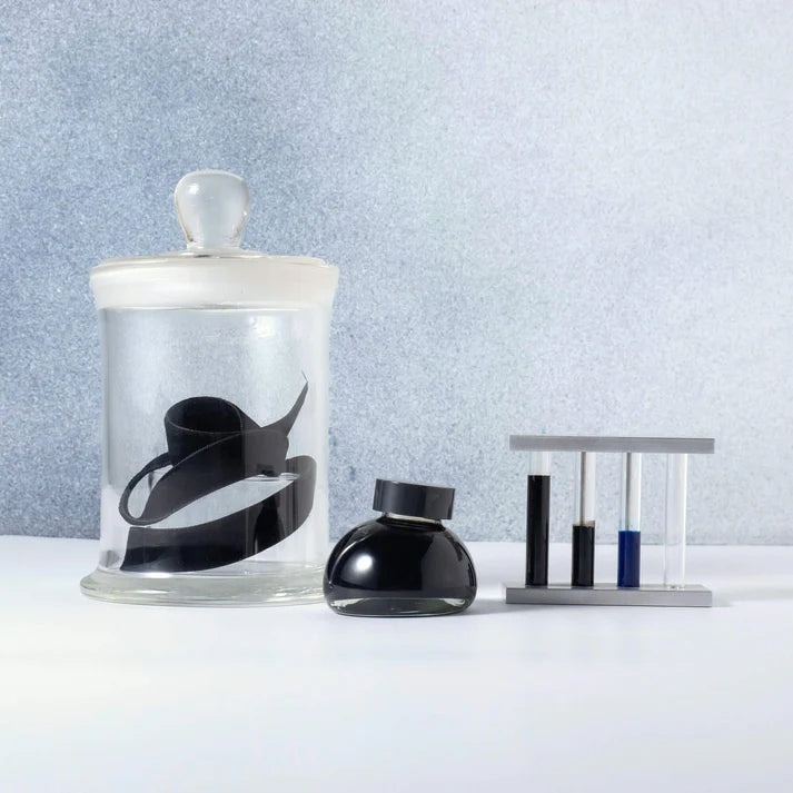 Encre Kakimori colour specimen 209, Velour