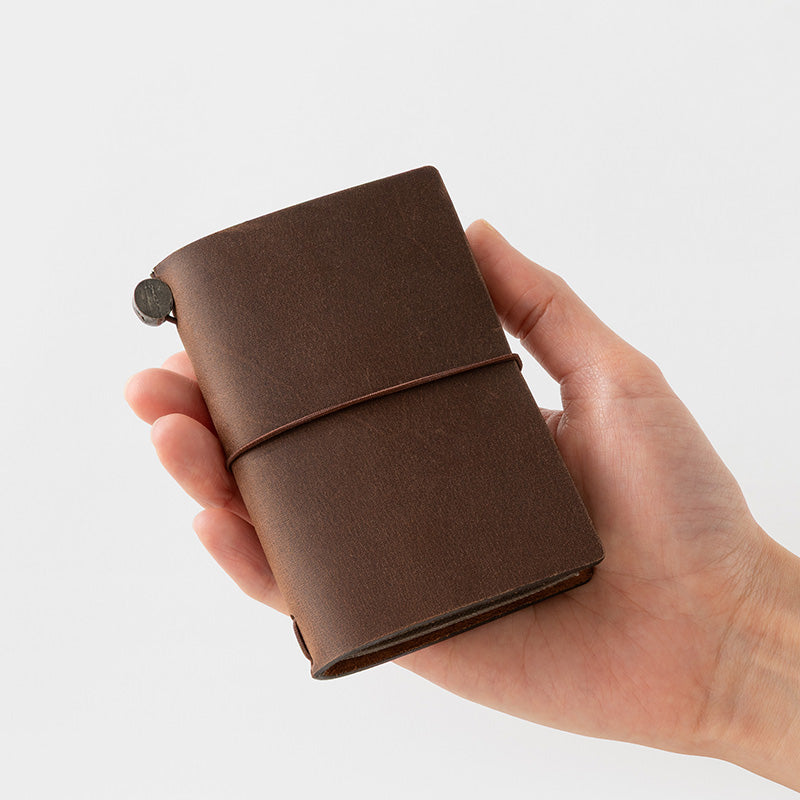 TRAVELER'S notebook Kartenformat Ausgabe 20. Jubiläum — Braun