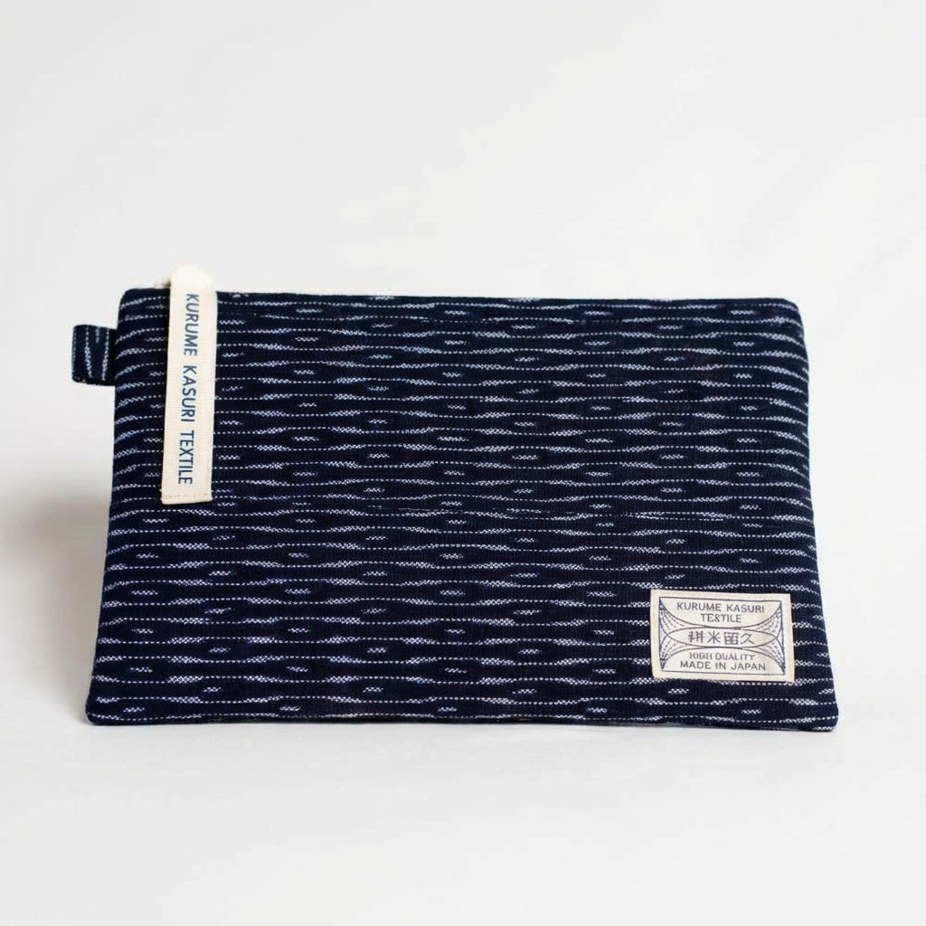 Pochette M Wellenförmiges Marine/Weiß