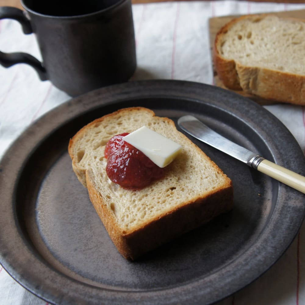 Grande assiette - Série poterie ancienne - Laiton - VAISSELLE
