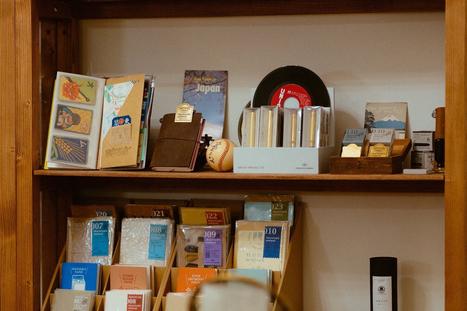 Carnet TRAVELER'S notebook ouvert et ses recharges